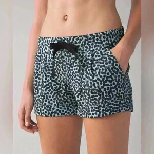 Spring Break Away Short
